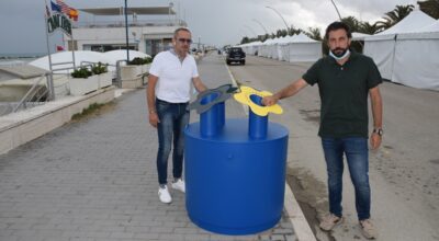 Nuovi e colorati cestini per i rifiuti sul lungomare Cristoforo Colombo