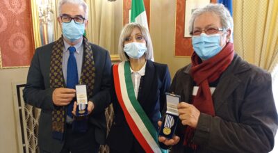 Giornata della Memoria, il Prefetto di Chieti consegna due Medaglie d’Onore ai parenti di Moisé Frascella e Augusto Roberti