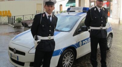 La Polizia municipale di an Salvo in servizio armata