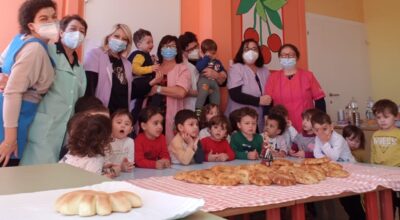 I piccoli dell’asilo Bambi con le mani in pasta… per i taralli di san Vitale