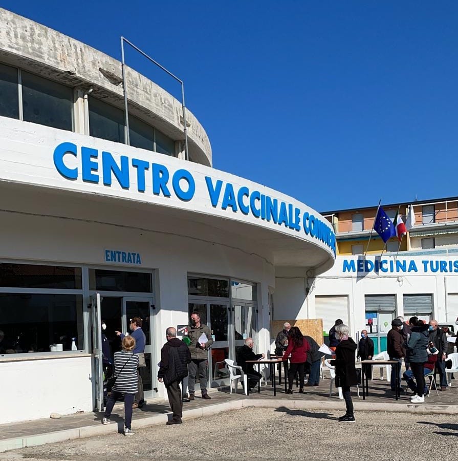 Centro vaccinale di San Salvo, esempio di impegno e solidarietà sociale