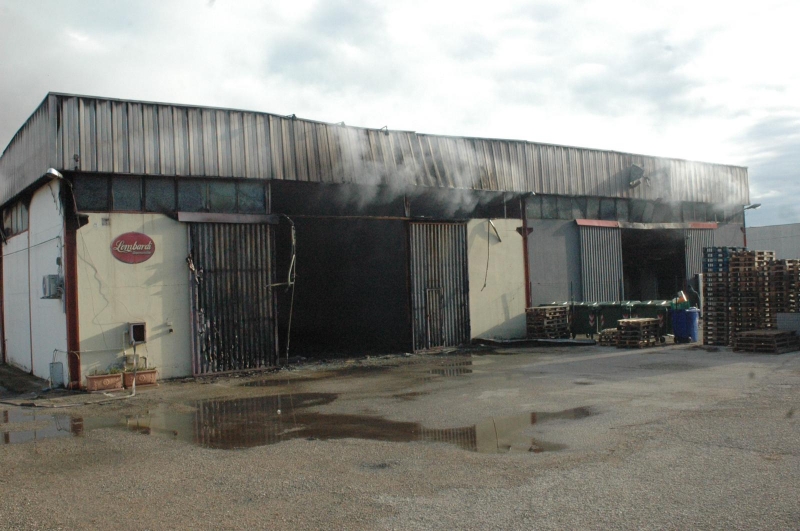 Incendio capannone zona industriale: la solidarietà del sindaco di San Salvo