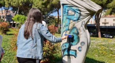 Studenti pulitori in azione alla Villa comunale di San Salvo