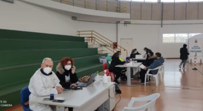 Vaccinazioni anti Covid, buona adesione al Palasport di San Salvo Marina