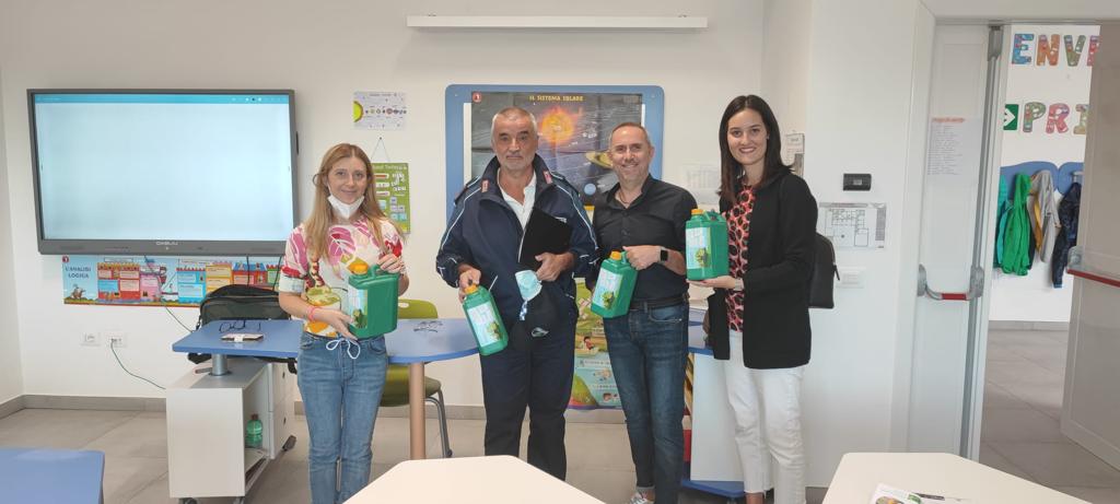 Sensibilizzazione nelle scuole primarie al rispetto dell’ambiente con “RaccogliamOLI”