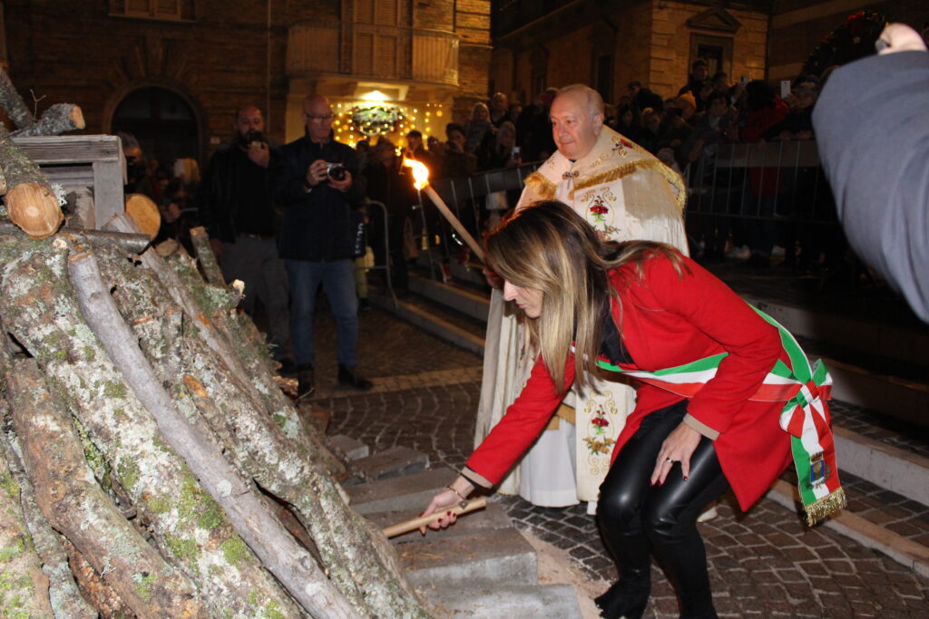 Nella notte più lunga dell’anno l’accensione del fuoco di San Tommaso
