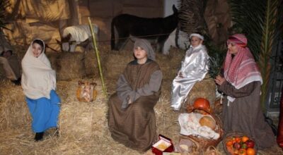 Centro storico colmo di visitatori per il presepe vivente dei bambini dell’Istituto comprensivo n. 2   