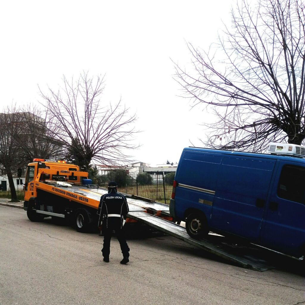 Furgoni senza assicurazioni, sequestri della Polizia Locale