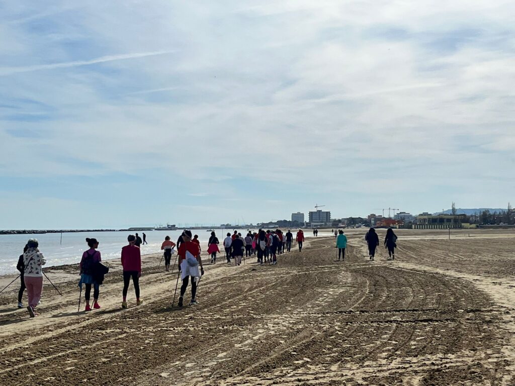 San Salvo si prepara, pulita la spiaggia