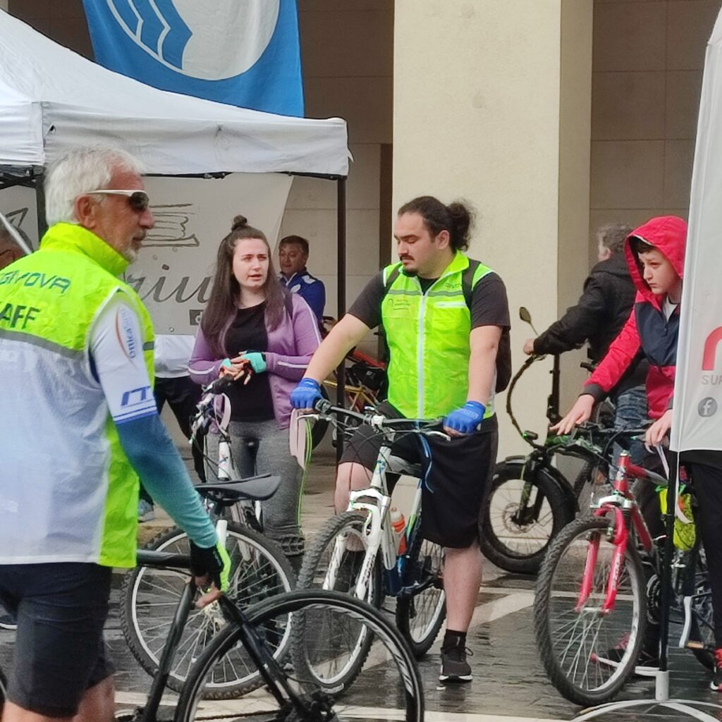 Buona partecipazione alla “Pedalata in Giro” attraversando il centro storico di San Salvo