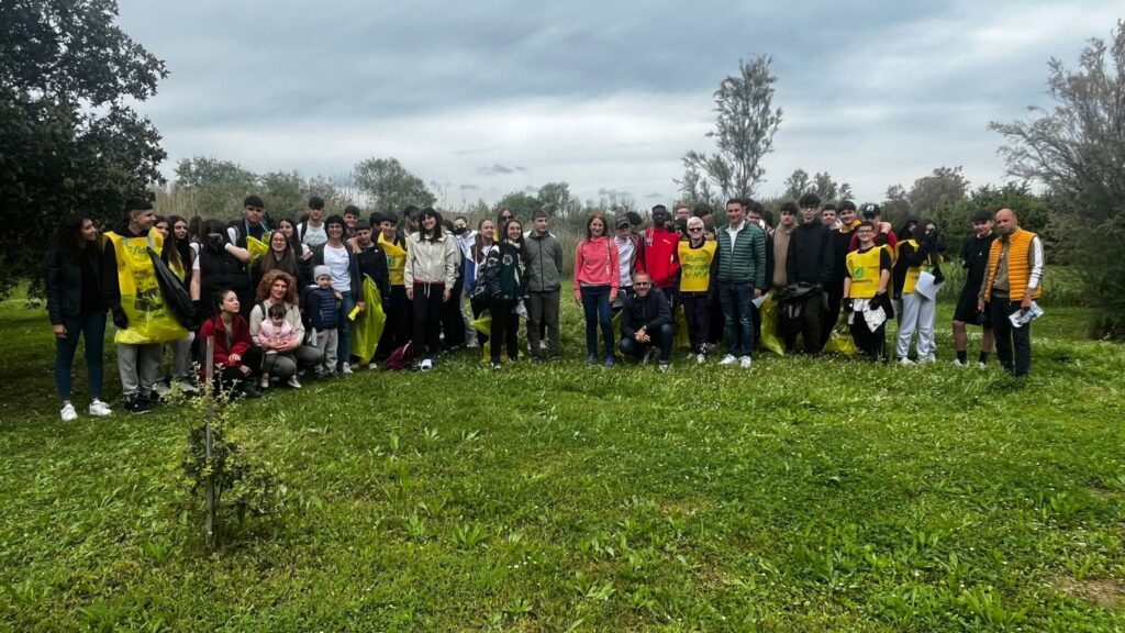 Spiagge Fondali Puliti, studenti in azione a San Salvo Marina